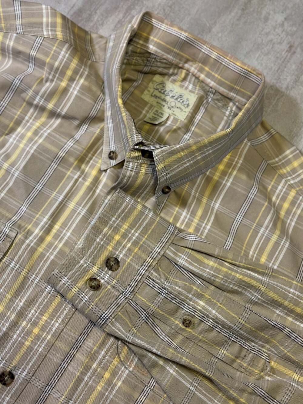 Cabela's Men's Long Sleeve Plaid Button Down Shirt Tan Yellow‎ Size XL/XL